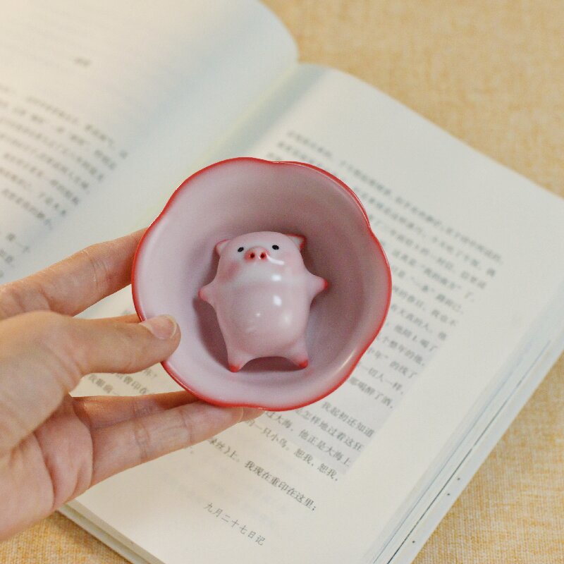 Cartoon ceramic teacup - funny piglet with bubbles under base