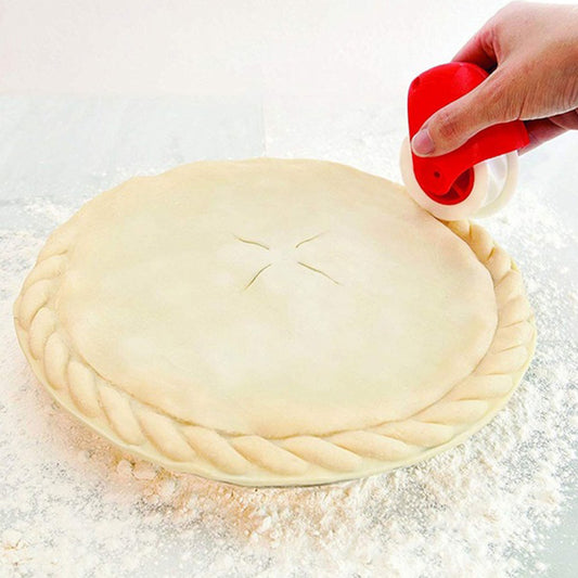 Kitchen pasta cutting wheel