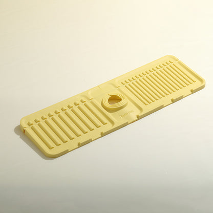 Height-increasing sloped drain pad faucet sink splash guard drain pad